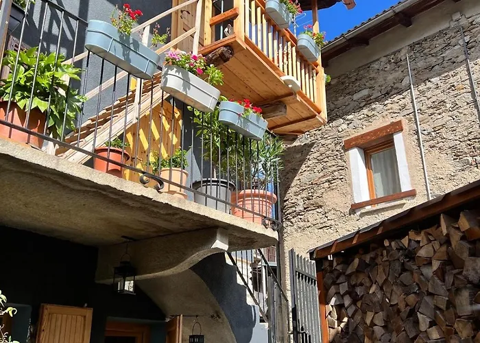 Quite Possibly The Romantic House In The Italian Alps بيت للعطل